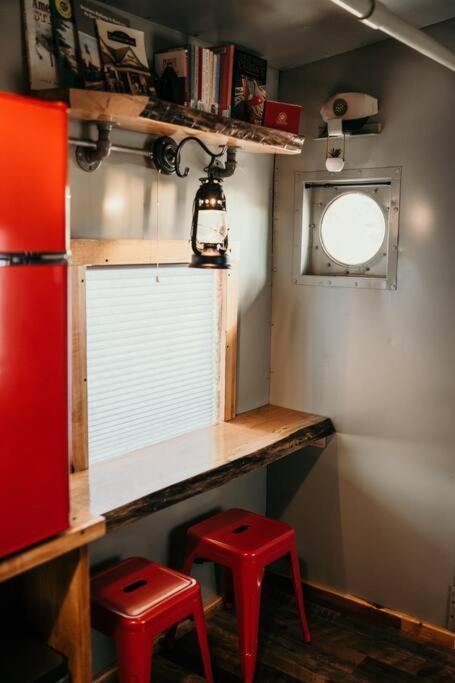 Villa Bourbon Trail: Caboose On The Farm à Lawrenceburg Extérieur photo