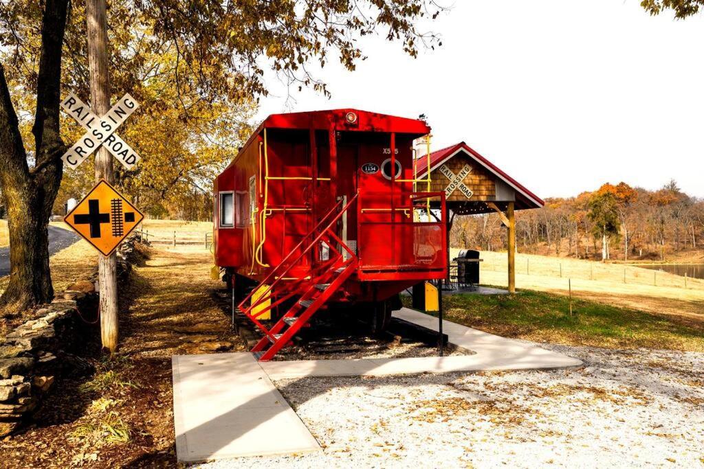 Villa Bourbon Trail: Caboose On The Farm à Lawrenceburg Extérieur photo
